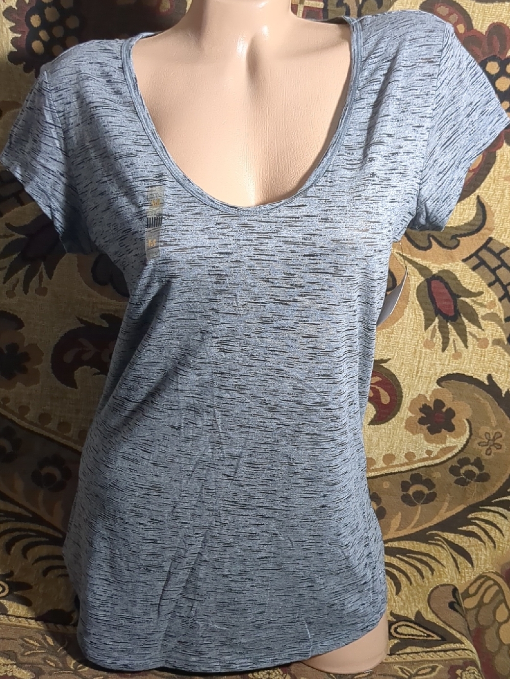 Women’s Heathered Scoop Neck Tee - Gray